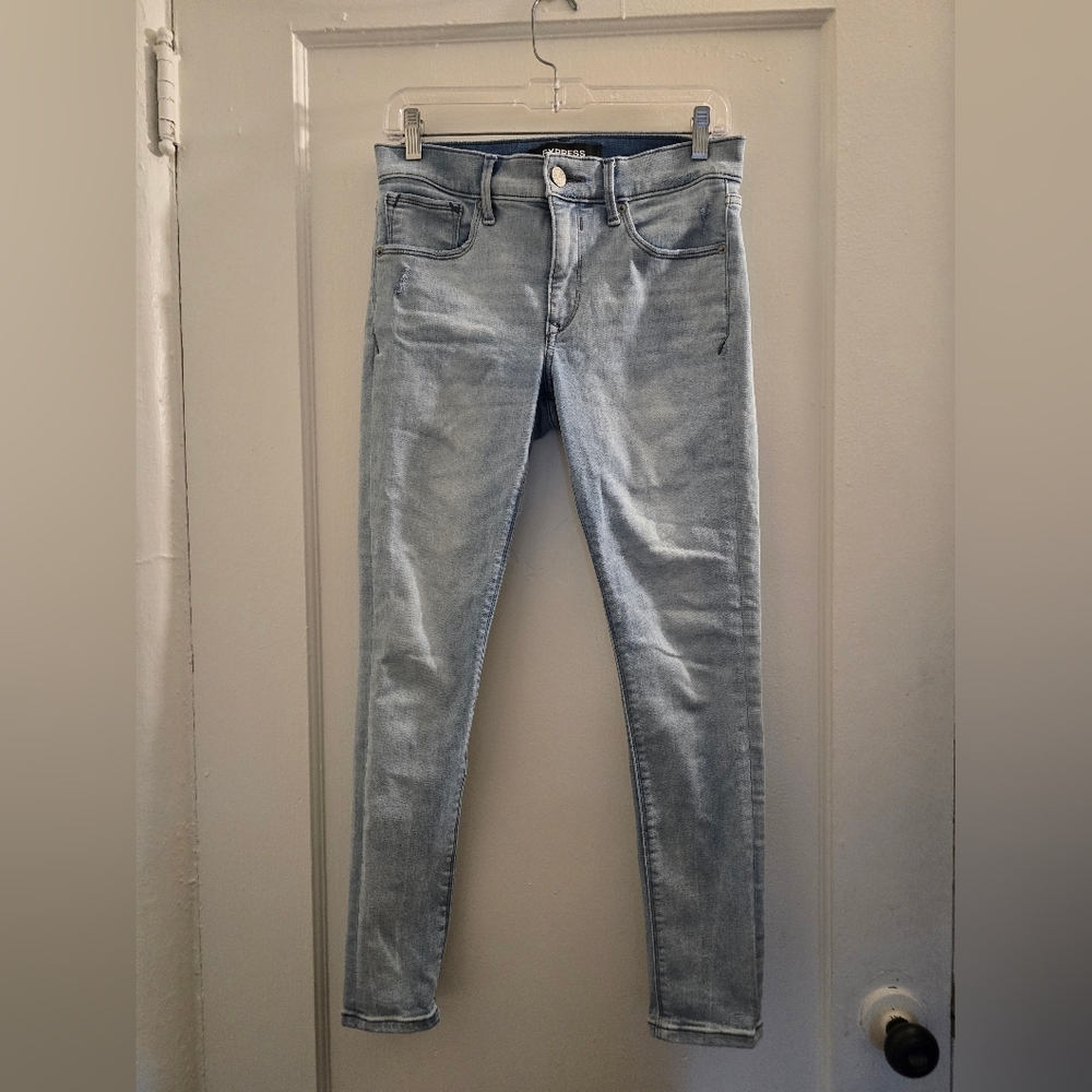 Mid Rise Skinny Jean - Picture 4 of 6